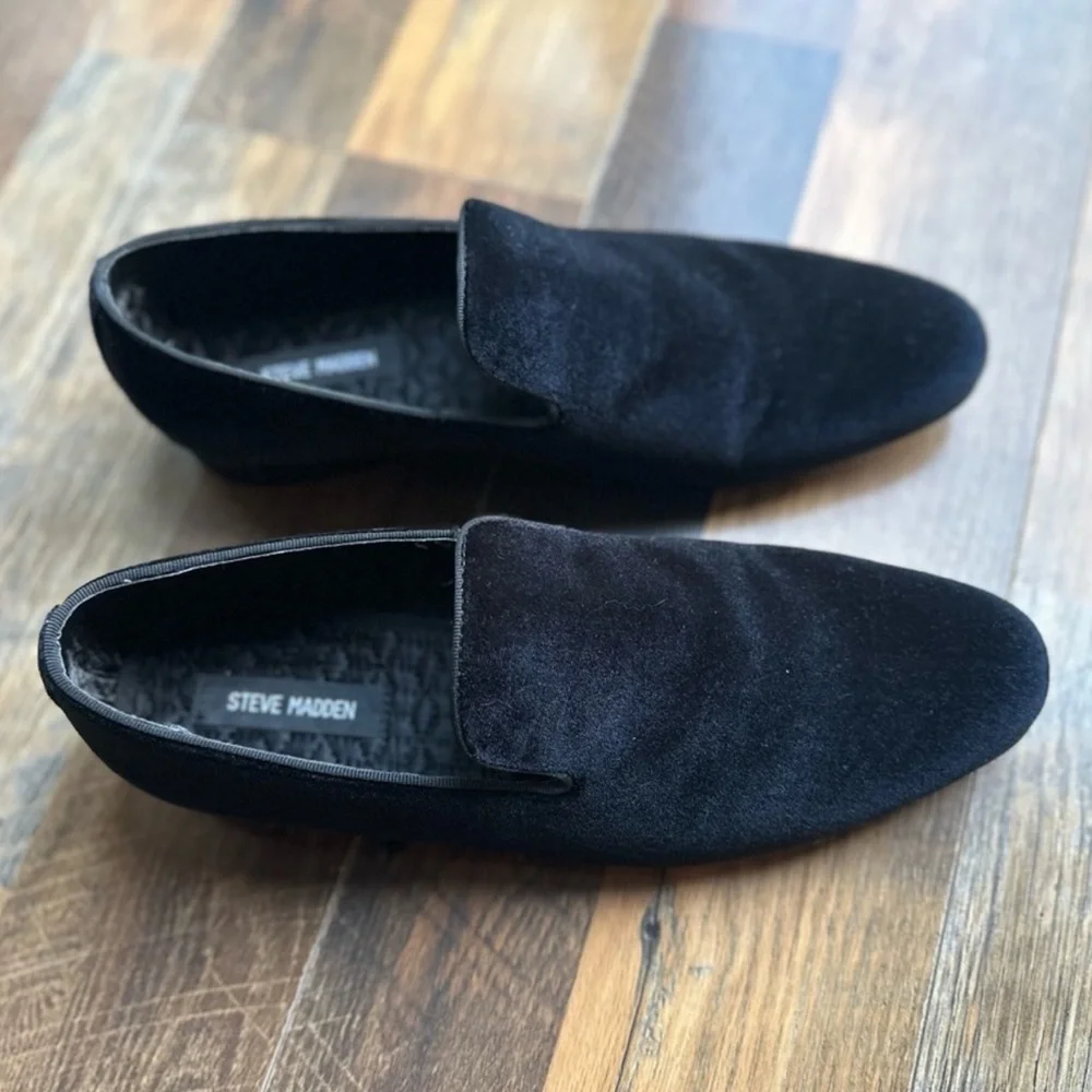Steve Madden Black Velvet Slip-On Loafers – Size 9.5 MENS